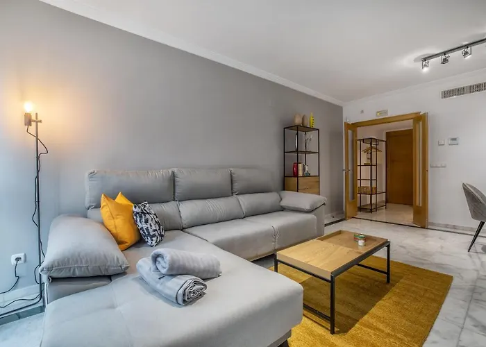 Verso Andaluz, Parking Junto Al Centro קורדובה