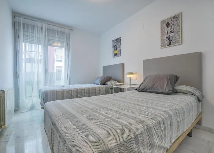 Verso Andaluz, Parking Junto Al Centro