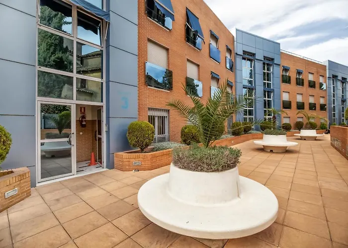 Verso Andaluz, Parking Junto Al Centro * קורדובה